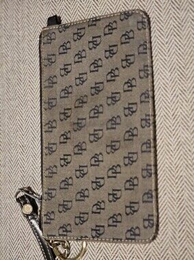 Dooney & Bourke DB monogram canvas wristlet pouch in Gray and Black